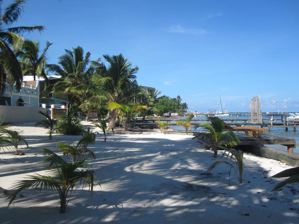 Carolyn'S House Villa Caye Caulker Exterior photo
