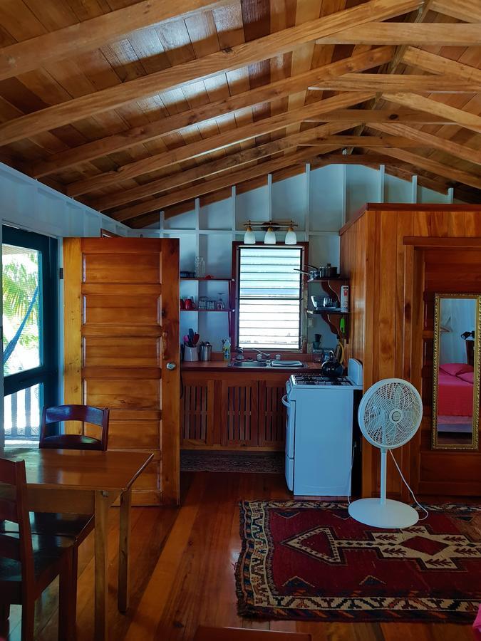 Carolyn'S House Villa Caye Caulker Exterior photo